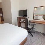 Hampton By Hilton Centre East 4*
