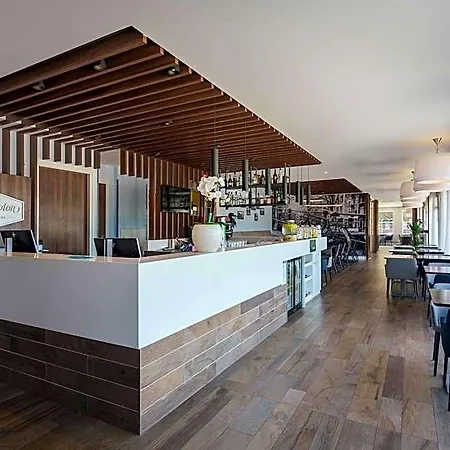 Hampton By Hilton Centre East 4*