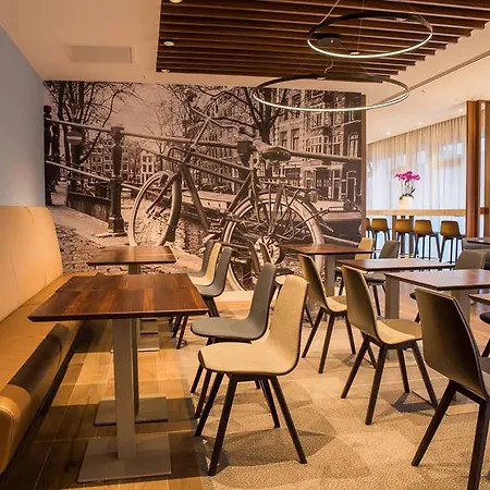 Hampton By Hilton Centre East Hotell