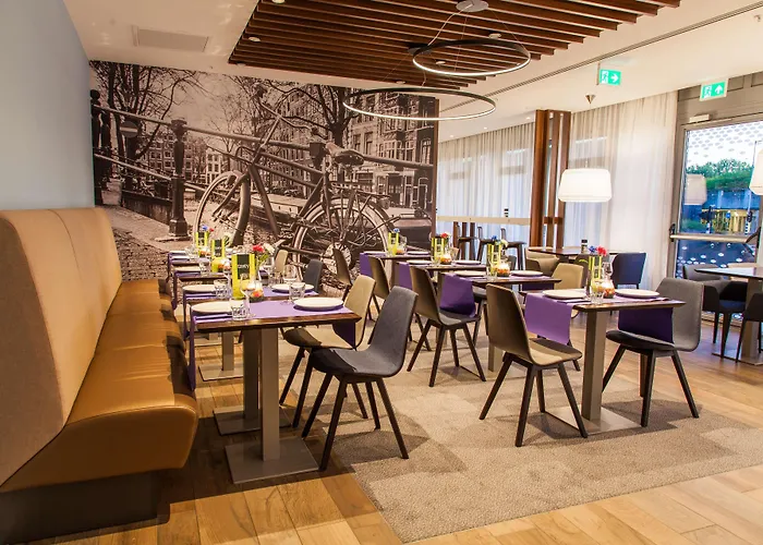 Hotel Hampton By Hilton Centre East 4*