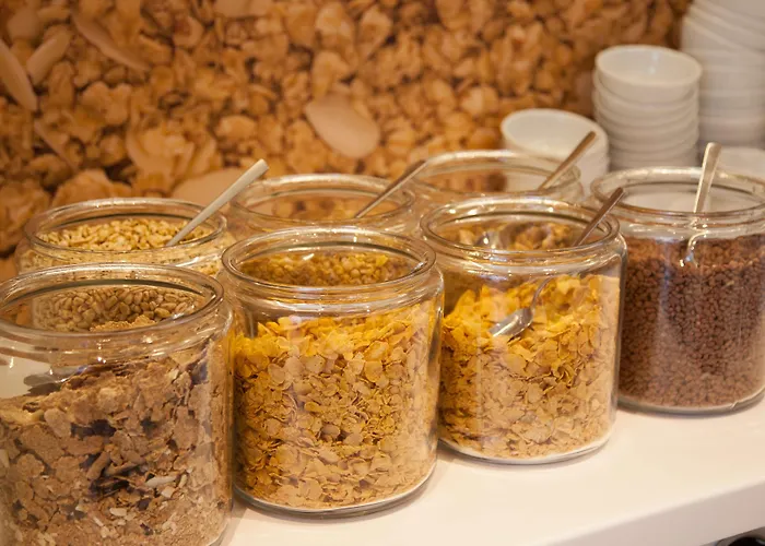 Hampton By Hilton Centre East 4*