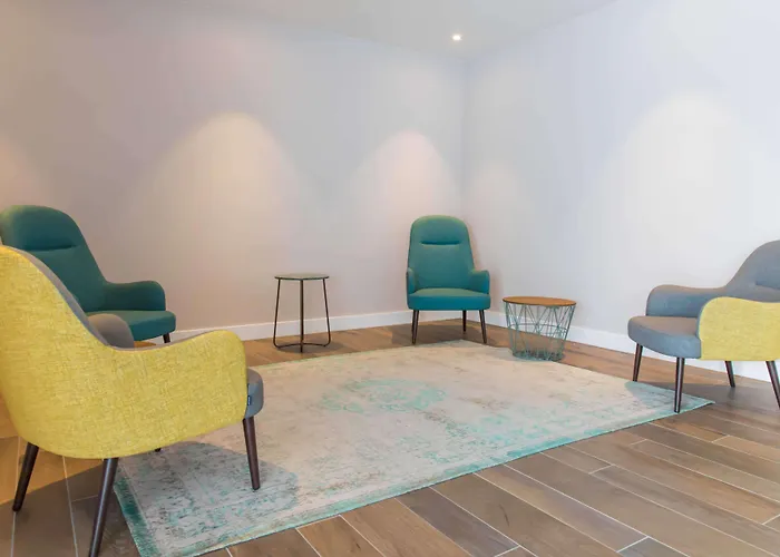 Hampton By Hilton Centre East 4*