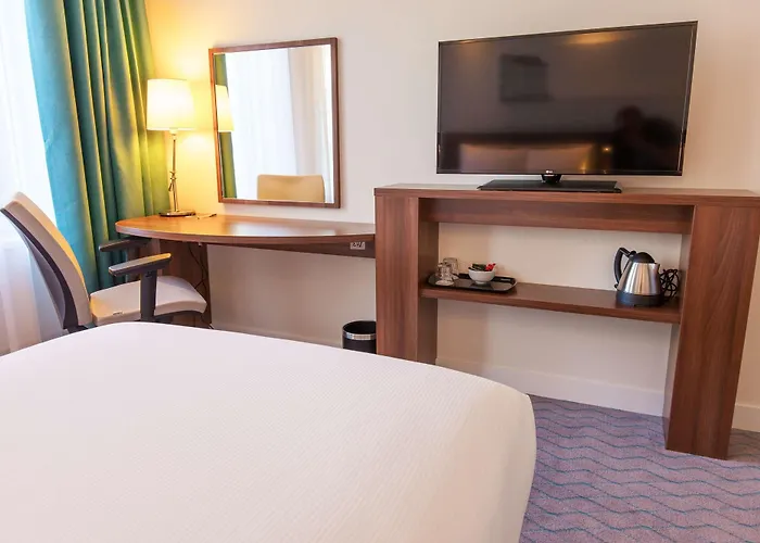Hampton By Hilton Centre East 4*