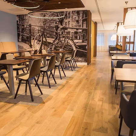 Hampton By Hilton Centre East Отель Амстердам