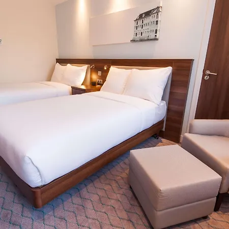 Отель Hampton By Hilton Centre East