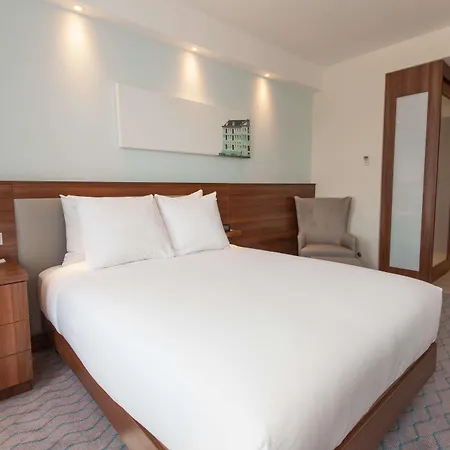 Отель Hampton By Hilton Centre East 4*