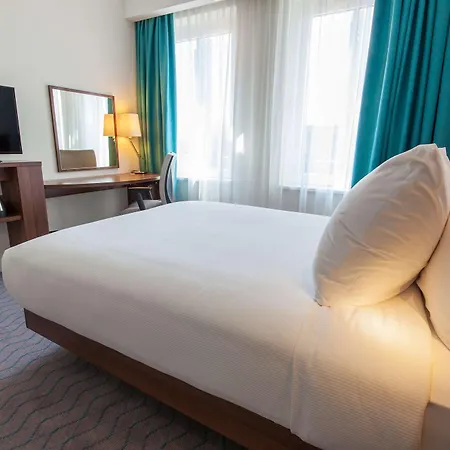 Отель Hampton By Hilton Centre East