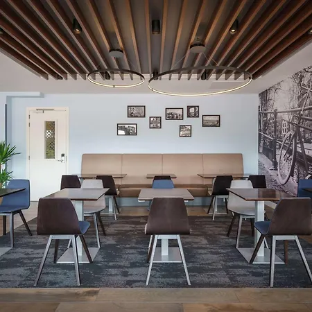 Hampton By Hilton Centre East Отель Амстердам