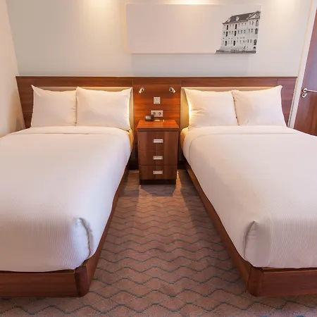 Hampton By Hilton Centre East Отель