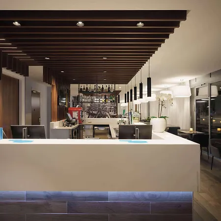 Hampton By Hilton Centre East Отель Амстердам