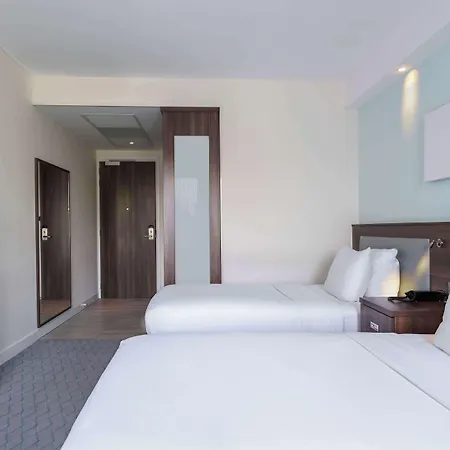 Hampton By Hilton Centre East Отель 4*