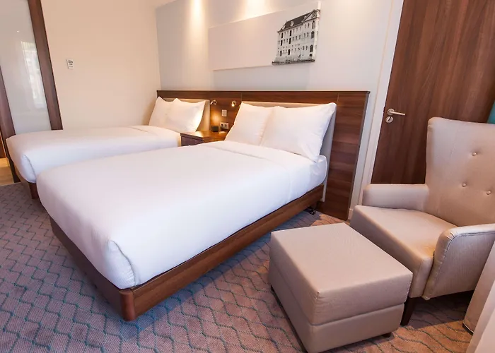 Отель Hampton By Hilton Centre East