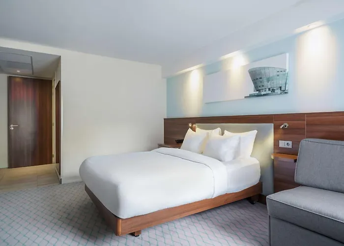 Hampton By Hilton Centre East Отель 4*