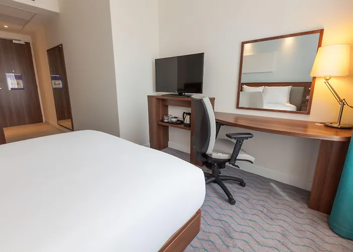 Hampton By Hilton Centre East 4*