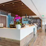Hampton By Hilton Centre East 4*